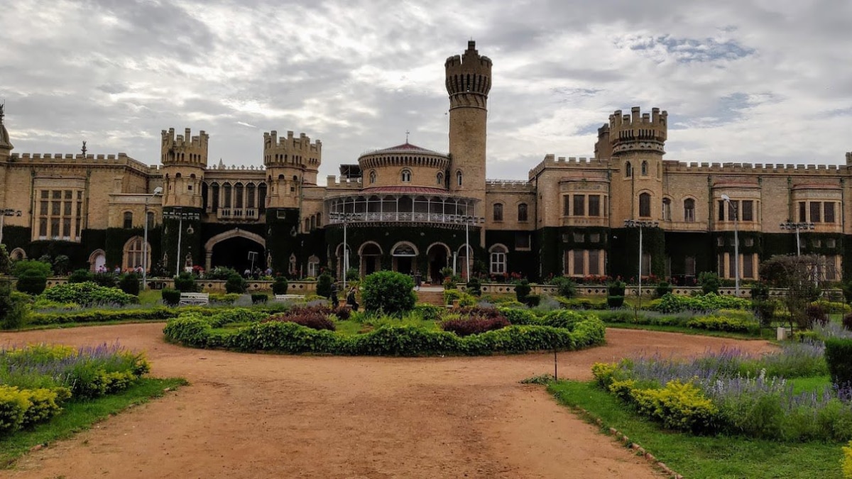 From Mysore Palace To Hawa Mahal: 6 Must Visit Palaces In India For A Royal Travel Experience