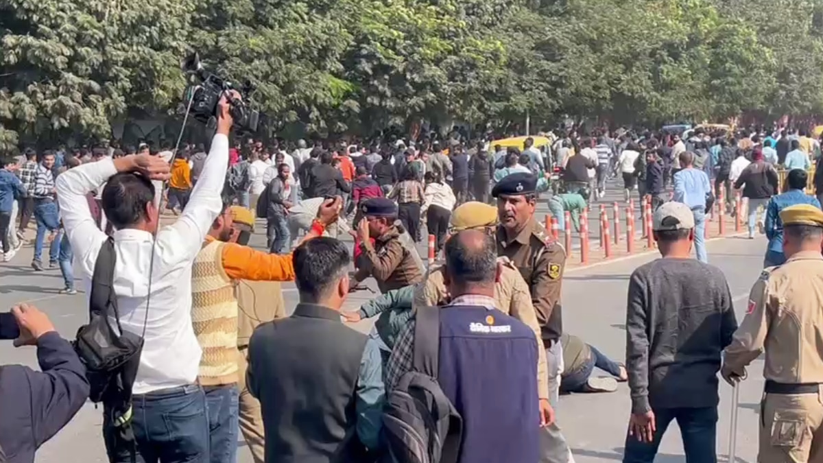 Patna Protest: पटना में BPSC अभ्यर्थियों पर लाठीचार्ज, सीएम हाउस जा रहे थे छात्र