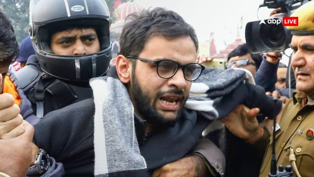 दिल्ली HC ने उमर खालिद की जमानत से जुड़ी दलीले सुनीं, 12 दिसंबर को फिर सुनवाई Delhi police sought time from high court to respond to submissions in umar khalid case दिल्ली HC ने उमर खालिद की जमानत से जुड़ी दलीले सुनीं, 12 दिसंबर को फिर सुनवाई