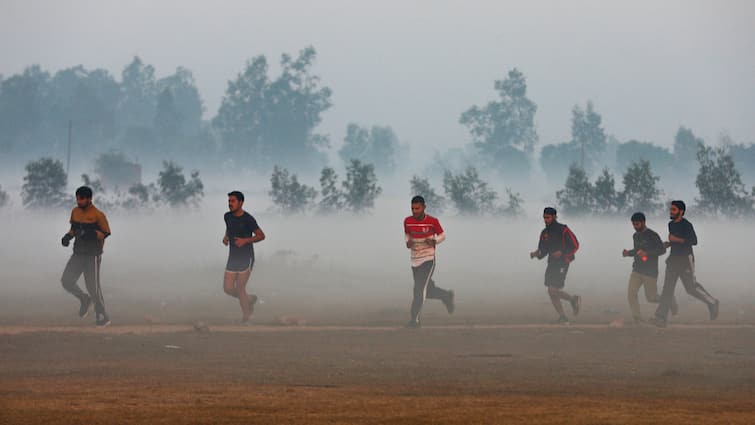 Cold Wave Brings Temperatures To Record Lows In J&K, Ladakh; Leh Reels At -10°C, Zojila Hits -18°C