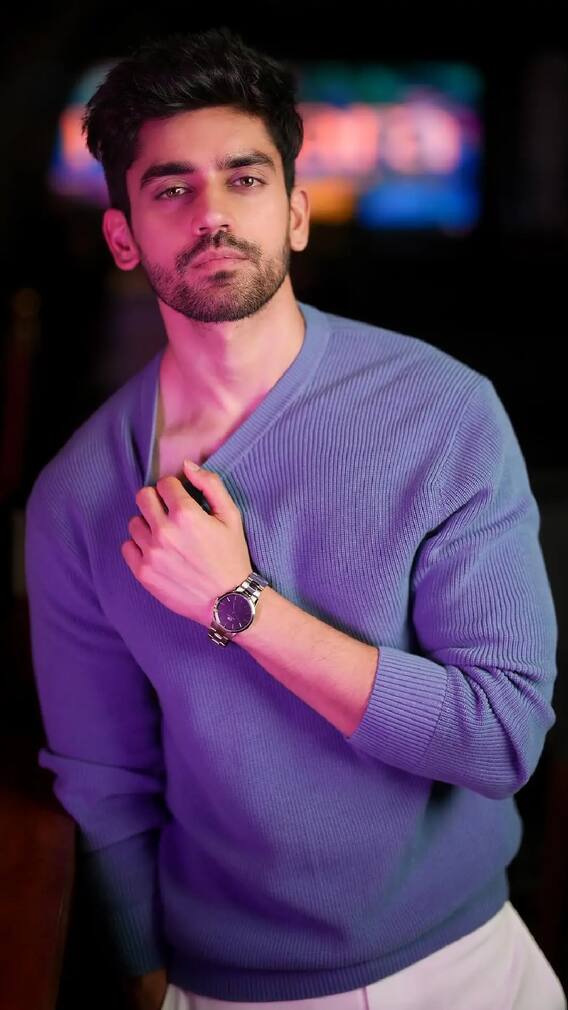 अविनाश मिश्रा 'या' प्रसिद्ध अभिनेत्रीला करतोय डेट