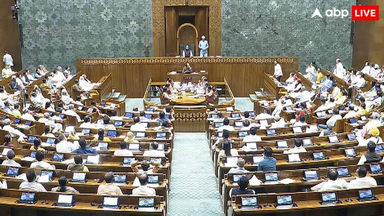 Parliament Winter Session Live Updates: नोटों का बंडल मिलने के बाद राज्यसभा में हंगामा, सदन स्थगित Parliament Winter Session Live Updates PM Modi Rahul gandhi Priyanka Gandhi Adani issue sambhal Parliament Winter Session Live Updates: नोटों का बंडल मिलने के बाद राज्यसभा में हंगामा, सदन स्थगित