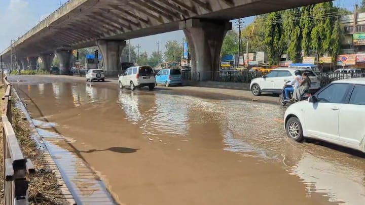 तर अनेक ठिकाणी अजून देखील पाणी साचल्याचे चित्र पाहायला मिळतंय.