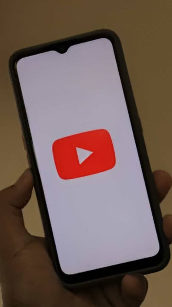 YouTube देखते हुए कैसे कर सकते हैं चैटिंग! ये है ट्रिक