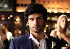 दोन फ्लॉप फिल्मनंतर 'या' अभिनेत्यानं बॉलिवूडमधून गाशा गुंडाळला; आता सांभाळतोय 4700 कोटींचं साम्राज्य, ओळखलं का याला?