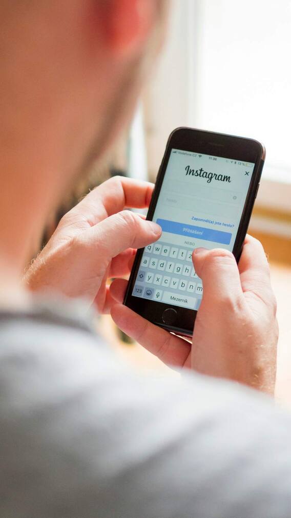 Instagram पर पूरे हो गए 1000 Likes तो कितने मिलते हैं पैसे?