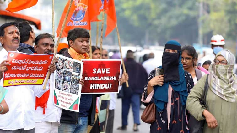 असम के होटलों में बांग्लादेशियों की एंट्री बैन, हिंदुओं पर हमलों को लेकर हुआ फैसला असम के होटलों में बांग्लादेशियों की एंट्री बैन, हिंदुओं पर हमलों को लेकर हुआ फैसला