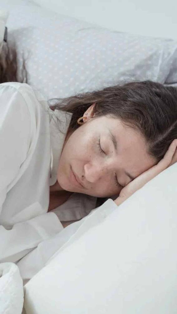 ঘুমন্ত অবস্থায় হার্ট অ্যাটাকের ঝুঁকি ! এই কাজগুলি করলেই সমস্যার সমাধান