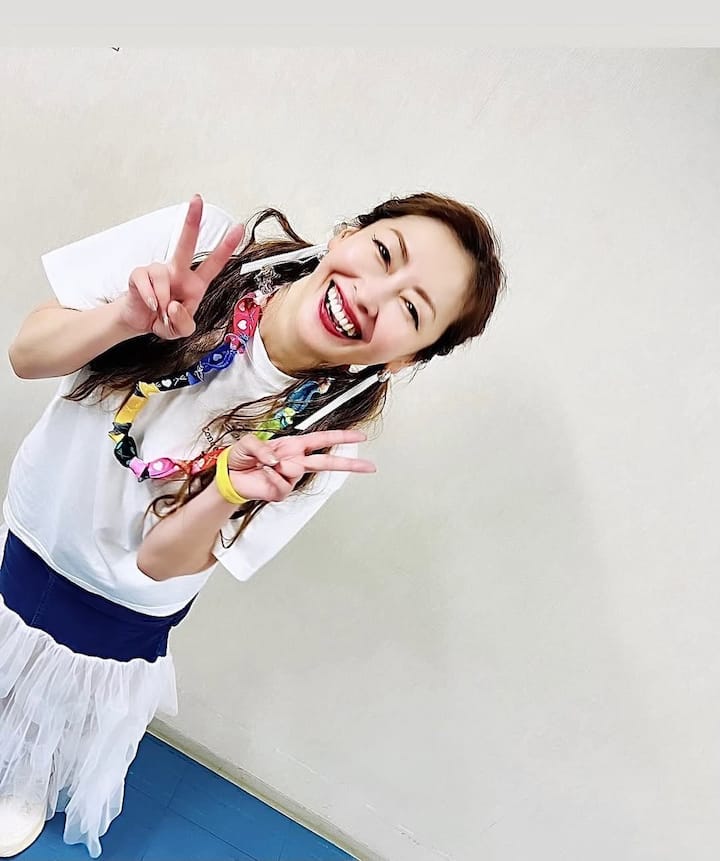 मिहो नायाकामा लव्ह लेटर या चित्रपटामुळे सगळीकडे ओळखल्या जातात. 1980-90 च्या दशकात त्या जपानी सिनेसृष्टीत सुप्रसिद्ध चेहरा होत्या.