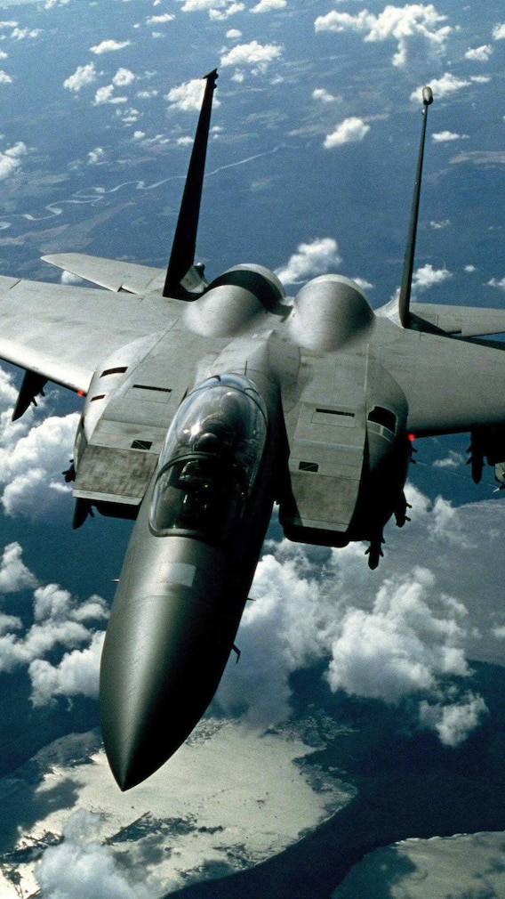 बांग्लादेश के पास भी एक से बढ़कर एक खतरनाक फाइटर जेट, देखें लिस्ट