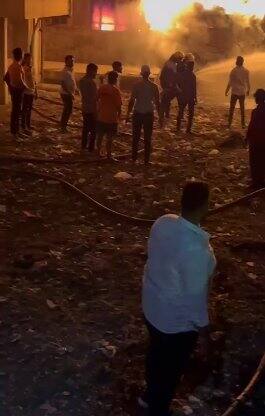 अग्निशमन दलाकडून आगीवर नियंञण मिळवले असून सद्यस्थितीत कुलिंग करण्याची कार्यवाही सुरू आहे.