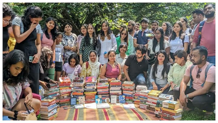 Reading Community At KBR Park In Hyderabad: హైదరాబాద్, సికింద్రాబాద్‌లో వీకెండ్స్ బుక్ రీడింగ్ క్లబ్బులు పుస్తక ప్రియులను ఒక చోటకు చేరుస్తున్నాయి.