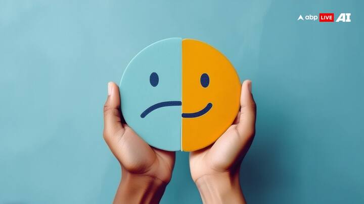 झूठ बोलने या धोखे देने वाले लोगों पर शनि देव जरा भी रहम नहीं दिखाते और कठोर दंड देते हैं. इन लोगों को ऐसी सजा मिलती है कि वो सालों याद रखते हैं.