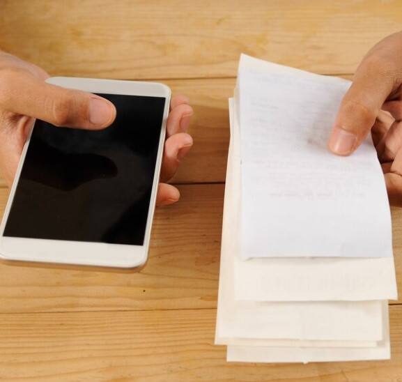 ਆਪਣਾ ਨੰਬਰ ਪੋਰਟ ਕਰਵਾਇਆ ਅਤੇ ਸਾਰੇ ਖਾਤਿਆਂ ਬਾਰੇ ਵੀ ਬੈਂਕਾਂ ਵਿੱਚ ਜਾ ਕੇ ਪਤਾ ਕੀਤਾ ਪਰ ਕੁਝ ਦਿਨ ਬਾਅਦ ਹੀ ਉਸਦੇ ਤਿੰਨ ਖਾਤਿਆਂ ਵਿੱਚੋਂ 76 ਹਜਾਰ ਰੁਪਏ ਦੀ ਟਰਾਂਜੈਕਸ਼ਨ ਹੋ ਗਈ। ਜਿਸ ਦੀ ਸ਼ਿਕਾਇਤ ਉਸਨੇ ਲੁਧਿਆਣਾ ਦੇ ਸਾਈਬਰ ਸੈਲ ਦੇ ਵਿੱਚ ਕੀਤੀ।