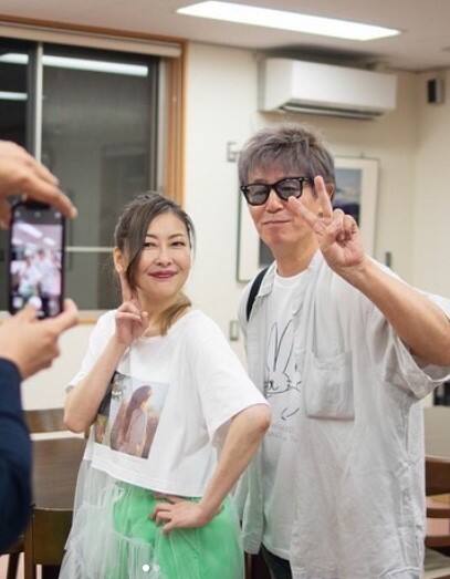 ਜਾਪਾਨ ਦੀ ਮਸ਼ਹੂਰ ਪੌਪ ਗਾਇਕਾ ਅਤੇ ਅਦਾਕਾਰਾ ਮਿਹੋ ਨਾਕਾਯਾਮਾ ਦੀ ਸ਼ੱਕੀ ਹਾਲਾਤਾਂ 'ਚ ਮੌਤ ਹੋ ਗਈ ਹੈ। ਅਦਾਕਾਰਾ ਟੋਕੀਓ ਵਿੱਚ ਆਪਣੇ ਘਰ ਵਿੱਚ ਮ੍ਰਿਤਕ ਪਾਈ ਗਈ ਹੈ। ਉਸ ਦੀ ਲਾਸ਼ ਘਰ ਦੇ ਬਾਥਟਬ 'ਚੋਂ ਮਿਲੀ, ਜਿਸ ਕਾਰਨ ਅਦਾਕਾਰਾ ਦੀ ਮੌਤ 'ਤੇ ਸਵਾਲ ਖੜ੍ਹੇ ਹੋ ਗਏ ਹਨ। ਮੀਹੋ ਦੀ ਉਮਰ 54 ਸਾਲ ਦੱਸੀ ਗਈ ਹੈ।