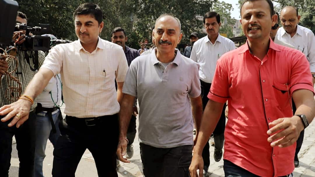 Ex-IPS Officer Sanjiv Bhatt Serving Life Imprisonment Acquitted In Custodial Torture Case Ex-IPS Officer Sanjiv Bhatt, Serving Life Imprisonment, Acquitted In Custodial Torture Case