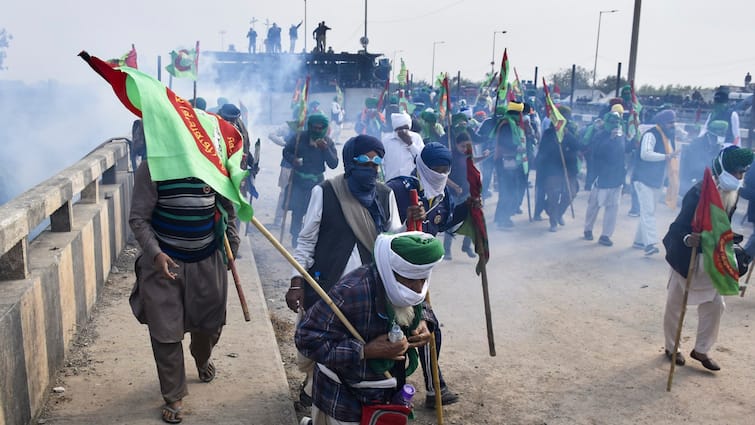 Farmers Suspend Delhi March For Today After Tear Gas Shelling, Agitators At Haryana CM Event Detained — Top Points