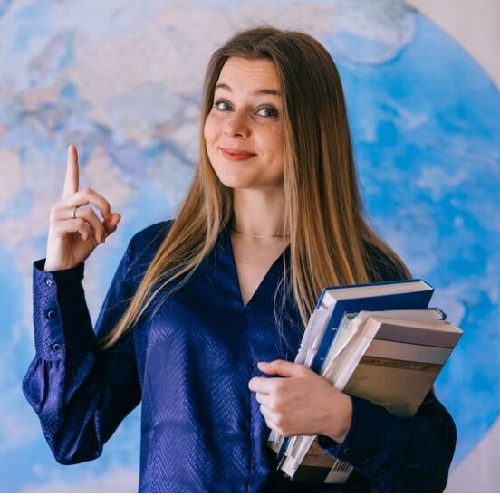 ਇਸ ਤੋਂ ਇਲਾਵਾ ਹਿਸਟਰੀ, ਫਰੈਂਚ ਲੈਂਗੂਏਜ ਐਂਡ ਸਿਵਲਾਈਜ਼ੇਸ਼ਨ, ਲਾਅ ਐਂਡ ਪੋਲੀਟੀਕਲ ਸਾਇੰਸ ਅਤੇ ਇਕਨਾਮਿਕਸ ਐਂਡ ਮੈਨੇਜਮੈਂਟ ਵਰਗੇ ਹਿਊਮੈਨਿਟੀਜ਼ ਅਤੇ ਸੋਸ਼ਲ ਸਾਇੰਸਜ਼ ਵਿਸ਼ਿਆਂ ਲਈ ਵੀ ਵਜ਼ੀਫੇ ਦਿੱਤੇ ਜਾ ਰਹੇ ਹਨ।