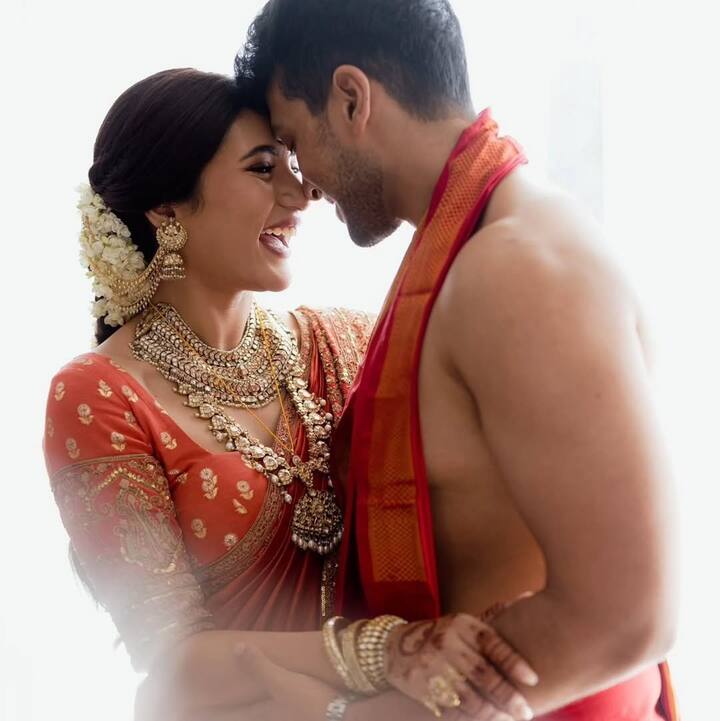 ஊத்துக்குளி காலிங்கராயன் ஜமீன் வம்சத்தை சேர்ந்தவர். இவர் பிறந்தது, வளர்த்தது எல்லாம் சென்னை என்றாலும், மாடலிங் துறையில் கால் பதித்து மிகவும் பிரபலமானார். அதே போல் காளிதாஸ், மலையாளத்தில் குழந்தை நட்சத்திரமாக அறிமுகமாகி பின்னர் தமிழில் ஹீரோவாக மாறியவர். அந்த வகையில் இவர் ஹீரோவாக அறிமுகமான திரைப்படம் மீன்குழப்பும் மண் பானையும்.