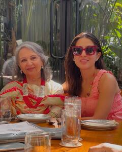 शर्मिला टैगोर ने फुल फैमिली संग सेलिब्रेट किया अपना 80वां बर्थडे, सारा अली खान ने शेयर की इनसाइड तस्वीरें