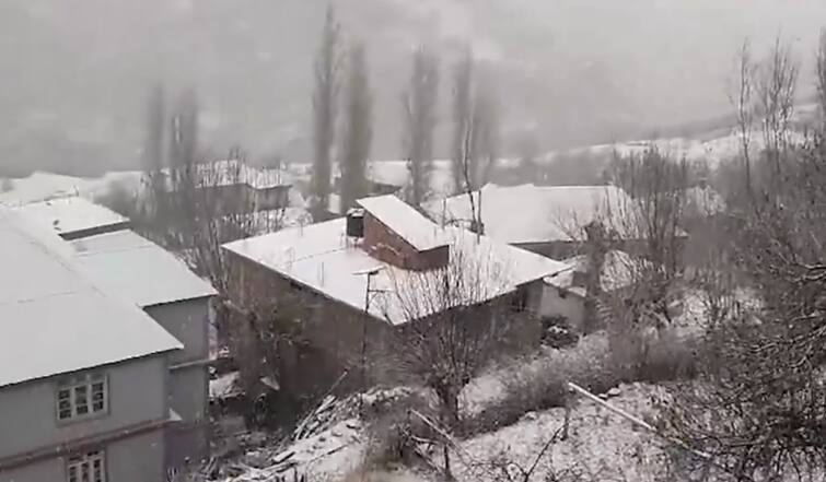 Heavy Snowfall Blankets Himachal’s Lahaul-Spiti, J&K’s Gulmarg — WATCH