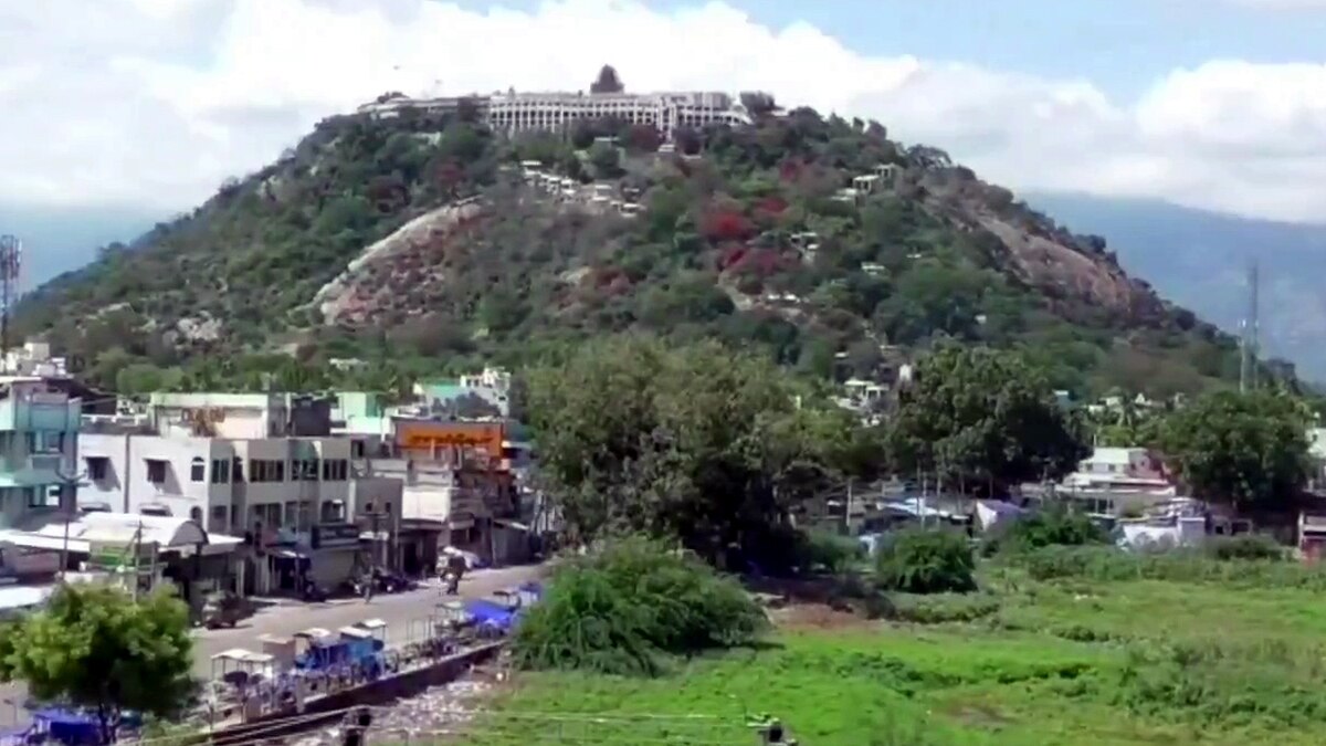 Palani Temple : பழனி தண்டாயுதபாணி சுவாமி கோவில்.. திருக்கார்த்திகை தீப திருவிழா  காப்புகட்டுதலுடன் துவங்கியது.