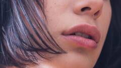 শীতের মরশুমে ঠোঁটের যত্নের বেশি প্রয়োজন, কী কী খেলে এবং ব্যবহার করলে কমবে ফেটে যাওয়ার সমস্যা?