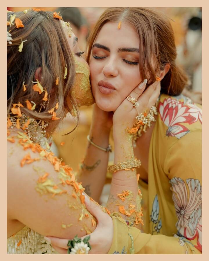Imtiaz Ali’s daughter, Ida Ali, shared pictures from the event, including a family photo, and captioned it, “showered in flowers and good vibes.”