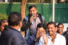 ऑटो चालकों से अपने घर पर मिले अरविंद केजरीवाल, सेल्फी भी ली, शेयर की तस्वीरें