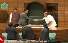 Maharashtra Vidhan Sabha: देवेंद्र फडणवीस पुढे, एकनाथ शिंदे-अजित पवार मागे; जयंत पाटीलही सोबत गेले; सभागृहात नेमकं काय घडलं?