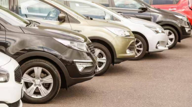 car price hike mahindra hyundai kia motors maruti suzuki tata motors ਨਵਾਂ ਸਾਲ ਮਹਿੰਗਾਈ ਨਾਲ ! Mahindra-Hyundai ਤੋਂ ਬਾਅਦ ਹੁਣ Kia ਦਾ ਝਟਕਾ, ਇਸ ਤਰੀਕ ਤੋਂ ਮਹਿੰਗੀਆਂ ਹੋ ਜਾਣਗੀਆਂ ਕਾਰਾਂ ?