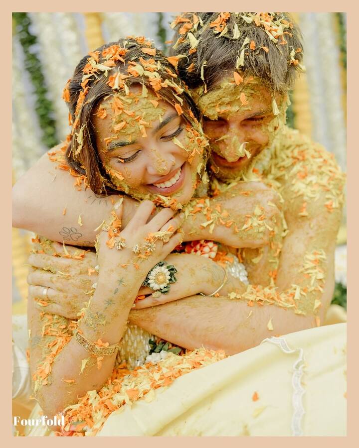 The day before the Haldi, Aaliyah had a pink-themed bridal shower attended by close friends like Khushi Kapoor, Shweta Basu Prasad, and others.