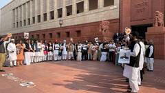 बढ़ रही रार! कांग्रेस की मागों से संसद में सपा ने बनाई दूरी, तस्वीरें दे रहीं सकेत?