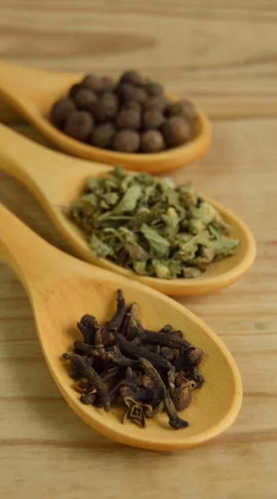 खाने के बाद जरूर खाएं एक लौंग, कभी नहीं होगी यह दिक्कत