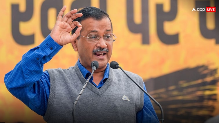AAP Candidates List for Delhi Assembly Election 2025 17 MLA Denied Ticket manish sisodia jangpura दो लिस्ट, 31 उम्मीदवार और 61 फीसदी पुराने चेहरों का कटा टिकट, AAP कैंडिडेट लिस्ट की बड़ी बातें