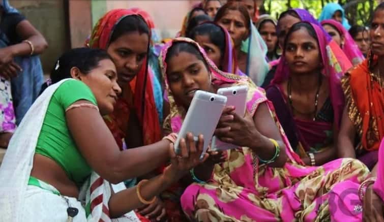 PM Modi launches the LIC Bima Sakhi Yojana know about this scheme women will get 7000 rupees PM મોદીએ બીમા સખી યોજનાની કરાવી શરુઆત,  જાણો આ સ્કીમ વિશે જેમાં મહિલાઓને મળશે મહિને 7000 રુપિયા 