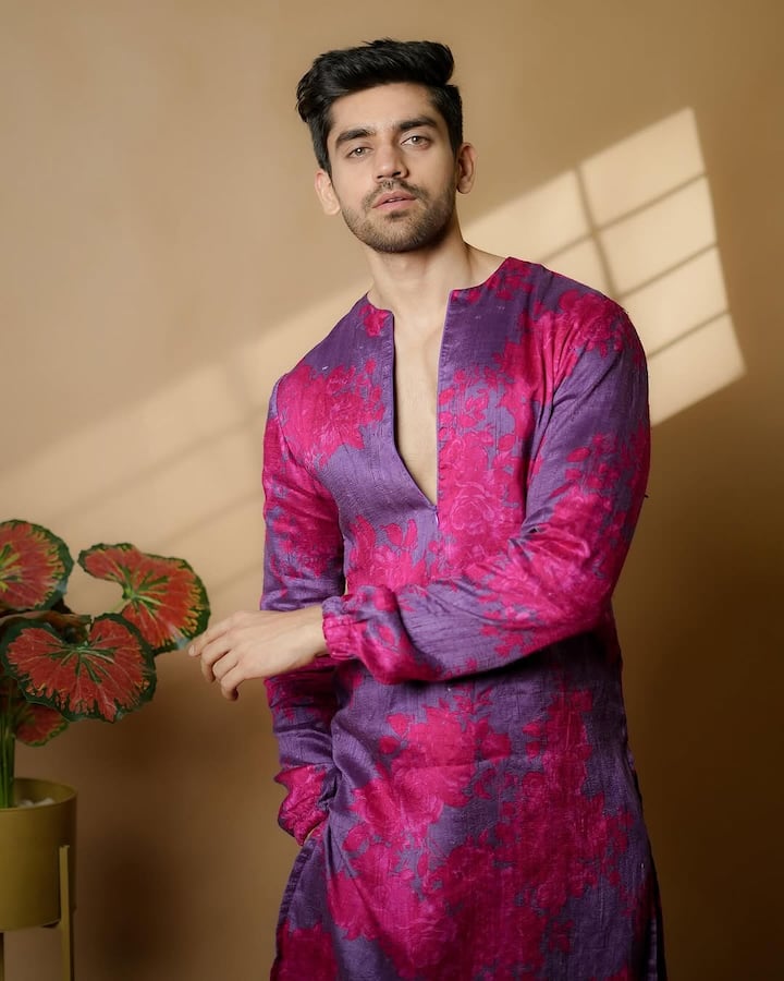 अविनाश बचपन से ही एक्टर बनने का सपना देखते थे. फिर साल 2015 में जब वो अपा कॉलेज कर रहे थे तो उन्हें फेस ऑफ टूरिज्म छत्तीसगढ़ का अवार्ड मिला. इसके बाद उन्होंने एड फिल्म के जरिए ग्लमैर वर्ल्ड में कदम रखा.