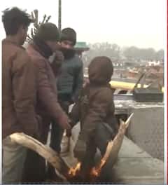 श्रीनगर में ठंड का कहर जारी, अलावा बना लोगों का सहारा | ABP NEWS SHORTS