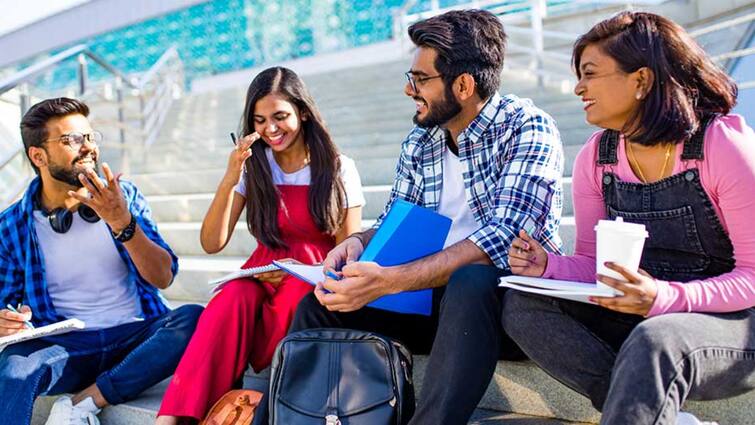 38 percent decline in the number of students going to America here know the reason अमेरिका जाने वाले छात्रों की संख्या में 38 फीसदी गिरावट, जानें क्या है वजह?
