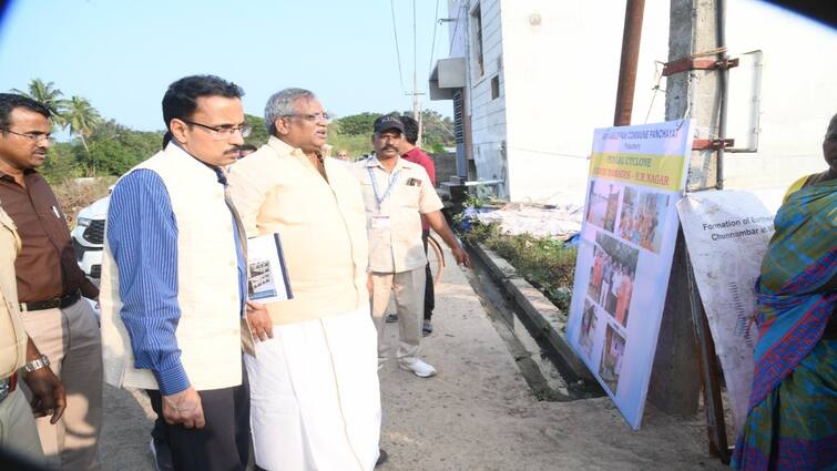 Puducherry cyclone damage Central team inspects for second day tnn ஃபெஞ்சல் புயல் பாதிப்பு; மத்திய குழுவிடம் கண்னீருடன் முறையிட்ட பெண்கள்