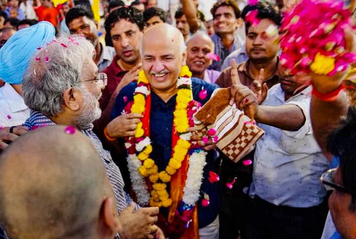 बता दें कि दिल्ली के पूर्व उपमुख्यमंत्री मनीष सिसोदिया आप की तरफ से पटपड़गंज से तीन बार विधायक चुनकर आए. उन्होंने साल 2013, 2015 और 2020 में यहां से जीत हासिल की.