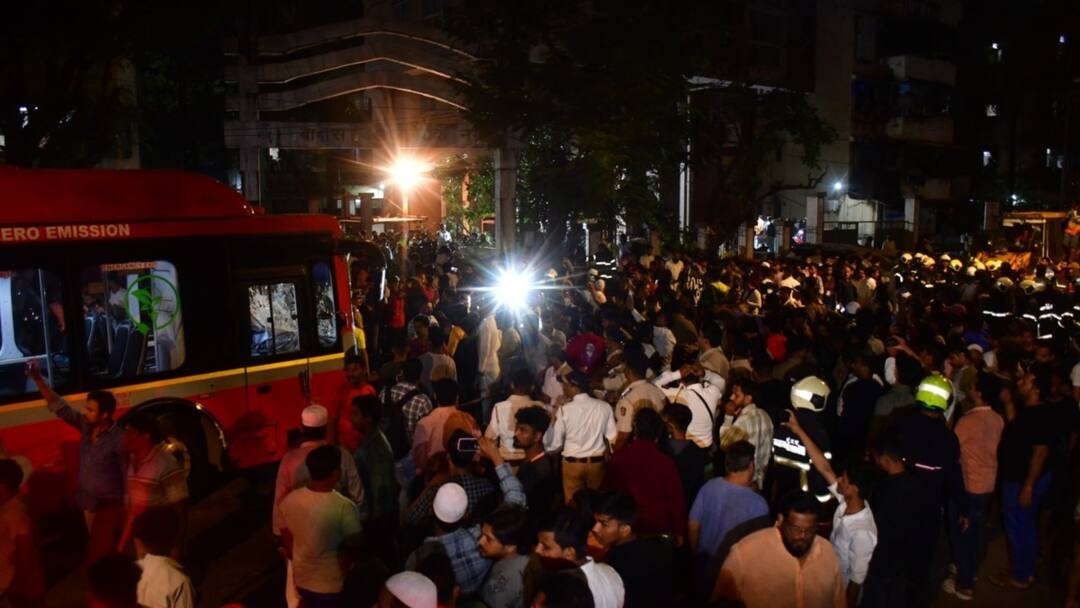 Death Toll In Mumbai BEST Bus Crash Rises To 6, Eyewitnesses Recall How The Bus Hit Pedestrians Death Toll In Mumbai Bus Crash Rises To 6, Eyewitnesses Recall How The Bus Hit Pedestrians