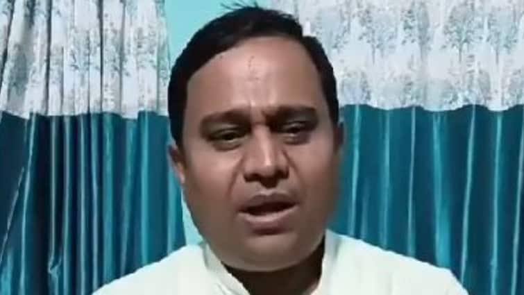Bansidhar Brijwasi Wins became MLC Tirhut Snatak Bypoll Result 2024 Bihar Politics ANN तिरहुत स्नातक का किला टूटा! वो एक भावुक वीडियो जिसने वंशीधर ब्रजवासी को बना दिया MLC