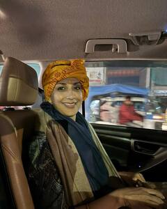 Sonali Bendre :  शरयूचा काठ, पवित्र मंत्र अन् रामाचा जयघोष; सोनाली बेंद्रेंचा अयोध्या दौरा!