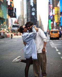 बाहों में दिए पोज, चूमे पति के गाल, सोनाक्षी सिन्हा ने जहीर इकबाल को यूं विश किया बर्थडे, तस्वीरें शेयर कर लिखा क्यूट नोट