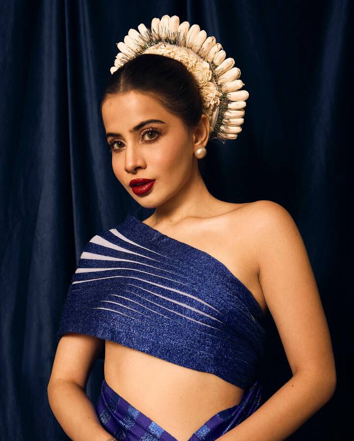 यावेळी तिच्या हेअरस्टाईलने सर्व लक्ष वेधून घेतले.