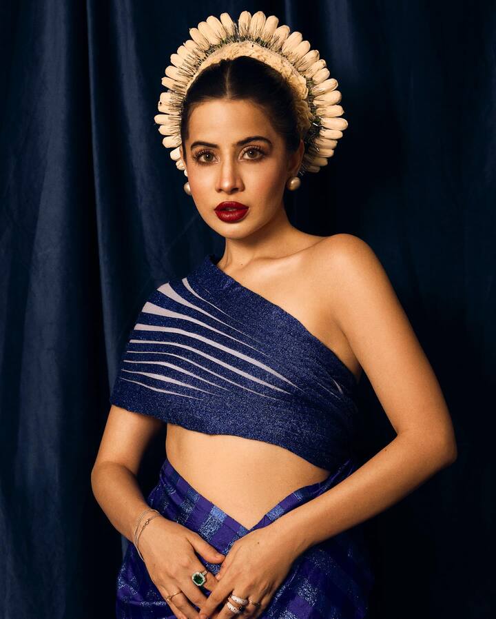 तिचा हा लूक तिच्या इतर लुक्सपेक्षा खूपच वेगळा आहे.