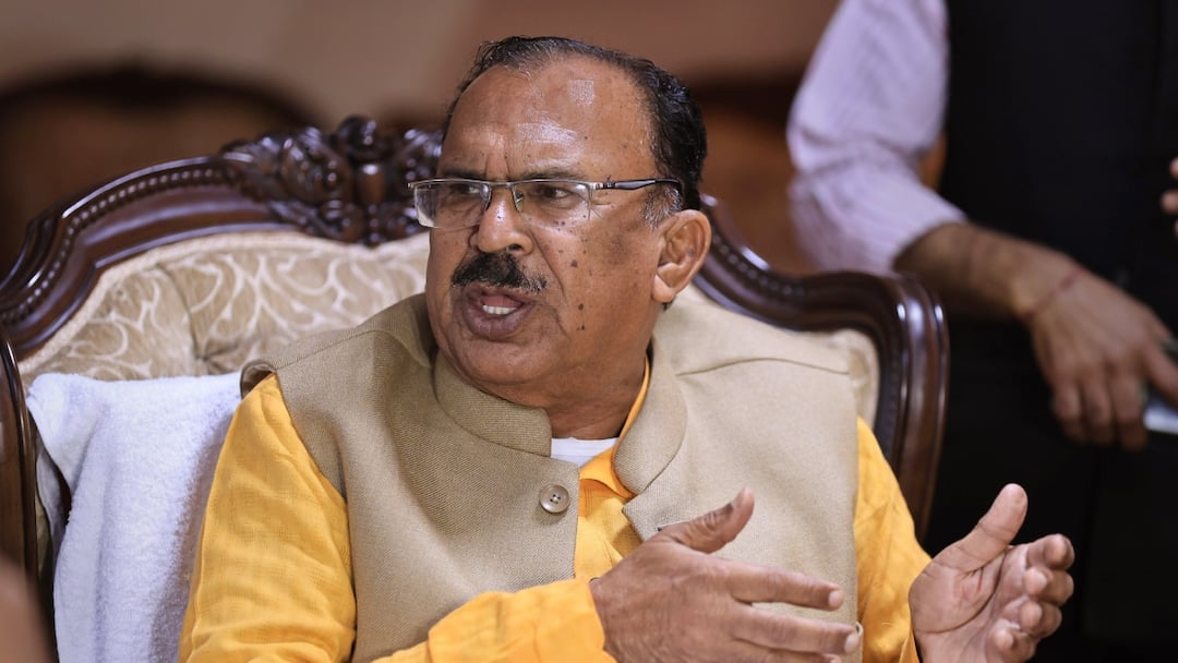 Rajasthan Assembly Speaker Vasudev Devnani car chased police alert राजस्थान के विधानसभा अध्यक्ष वासुदेव देवनानी की कार का किया पीछा, पुलिस अलर्ट