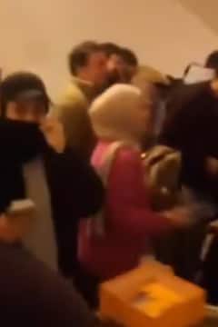 फरारी, मर्सडीज, ऑडी जैसी सैकड़ों कारें, LV-Dior, हर्मीस के बैग, करोड़ों के झूमर... बशर अल असद का महल देख सीरियाई जनता की आंखें फट गईं