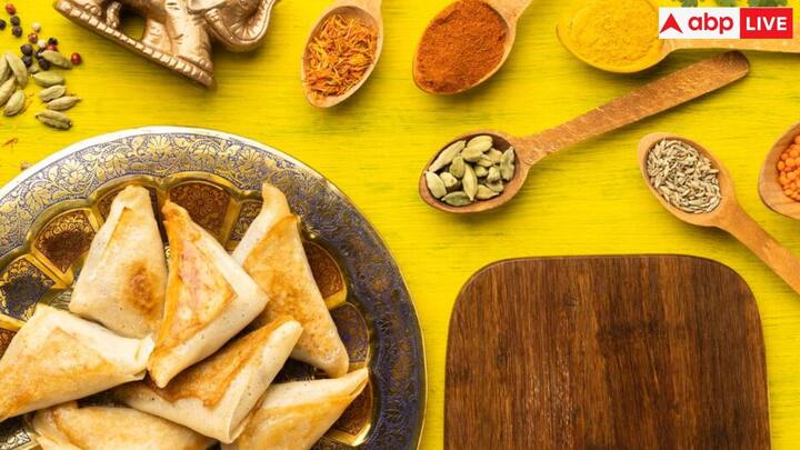 मुंबई की चहल-पहल भरी गलियों में 60 साल पुरानी गुजराती स्नैक्स की दुकान छिपी हुई है. जो मुकेश अंबानी और दिवंगत एम.एफ. हुसैन जैसे दिग्गजों की पसंदीदा है. अपने प्रामाणिक स्वाद और कालातीत व्यंजनों के लिए मशहूर यह साधारण भोजनालय एक पसंदीदा स्थल बन गया है. पारंपरिक स्नैक्स पेश करने वाले ये स्नैक्स पुरानी यादों को उत्कृष्टता के साथ मिलाते हैं. यह उन लोगों के लिए ज़रूर जाना चाहिए जो गुजरात के अविस्मरणीय स्वाद की तलाश में हैं.